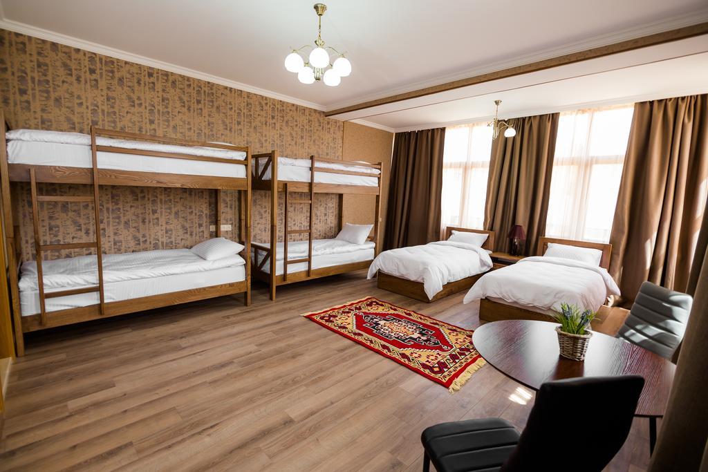 Metekhi'S Galavani Hotel Tbilisi Exterior photo