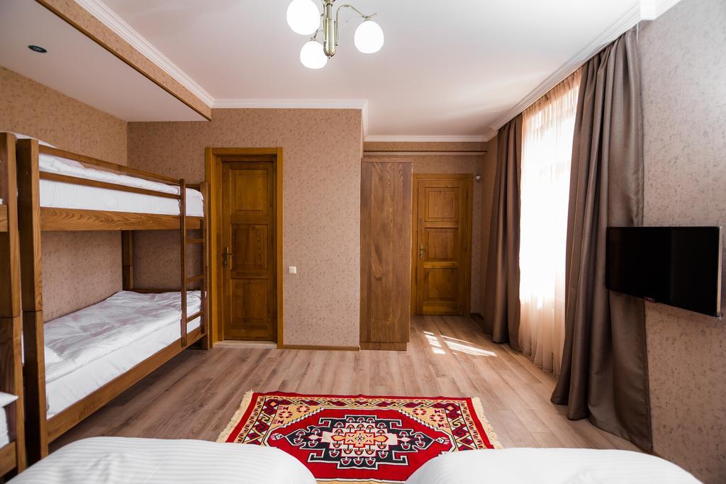 Metekhi'S Galavani Hotel Tbilisi Exterior photo